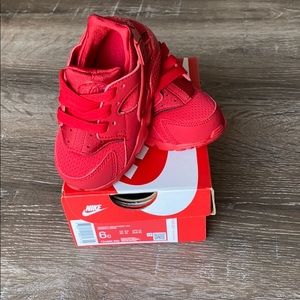 NIKE BABY/TODDLER RED HUARACHES | SIZE 6c